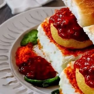 Schezwan Vada Pav